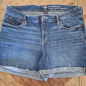 GAP Girlfriend Shorts Denim size 8 / 29 Classic 5-pocket Cuffed with Stretch